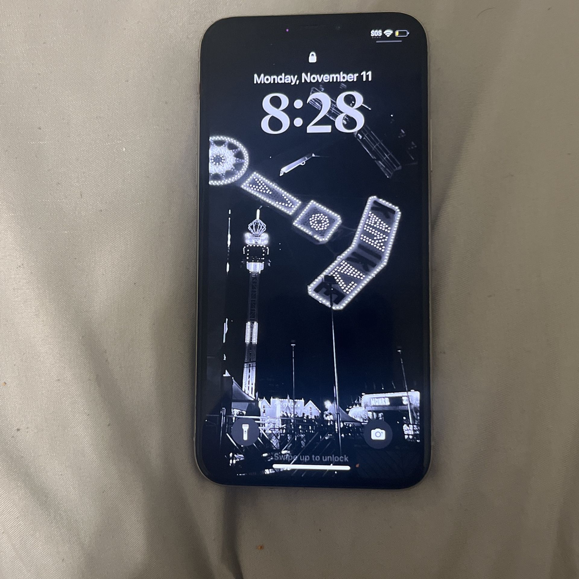 iPhone 10 white