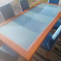 Smaller Rectangular Dinning Room Set With 6 Chairs