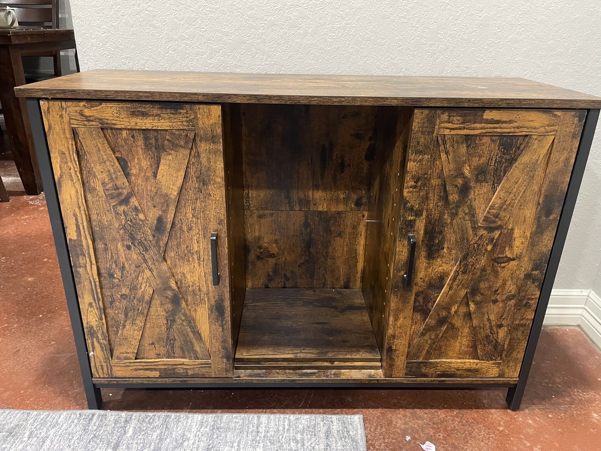 TV Stand With Shelf’s
