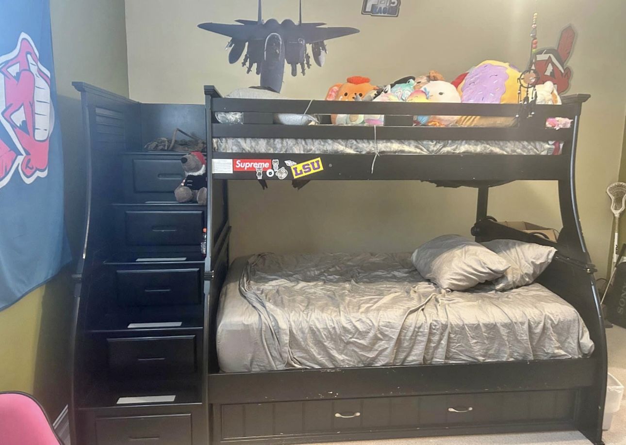 Bunkbed Twin/full 