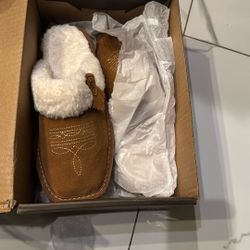 ARIAT Slippers 
