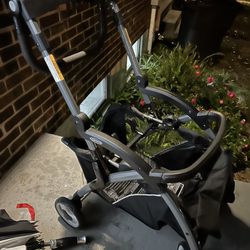 Car seat And Stroller Click And Connect 