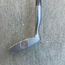 Vintage Bullseye Putter – Classic Golf Collectible