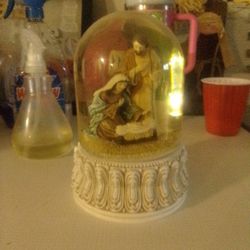 Nativity Snow Globe Holy Family Jesus ,Mary And Joseph