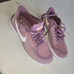 Girls Nike Brand New Size 7