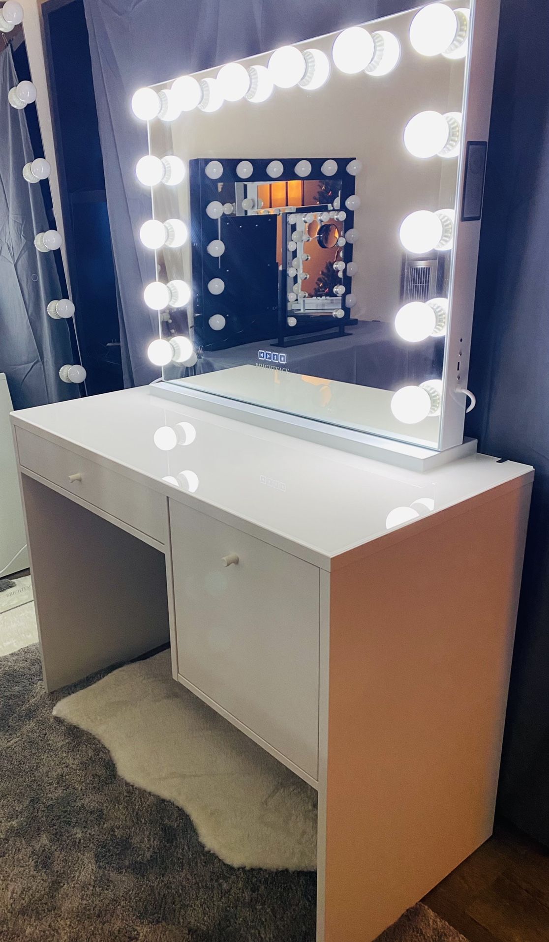 Brand New Vanity Set With Mirror And desk Touchscreen Control With Bluetooth Speaker And replaceable Led Bulbs,usb Port 32” By 27”