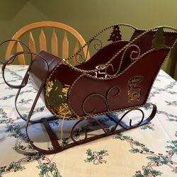 Red Tin Christmas Sleigh with Straw Bedding 