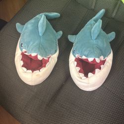 Kids shark slippers 