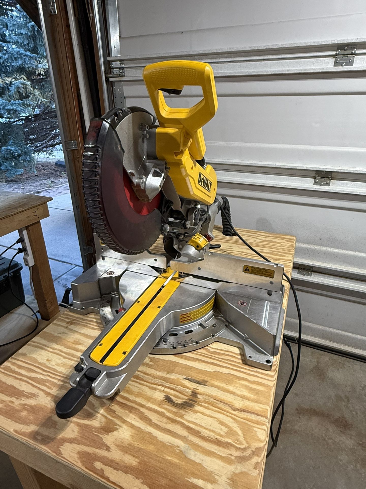 Miter Saw - DeWalt 15 Amp Double Bevel Sliding