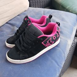 Clean new pink and black Women's DC shoes
