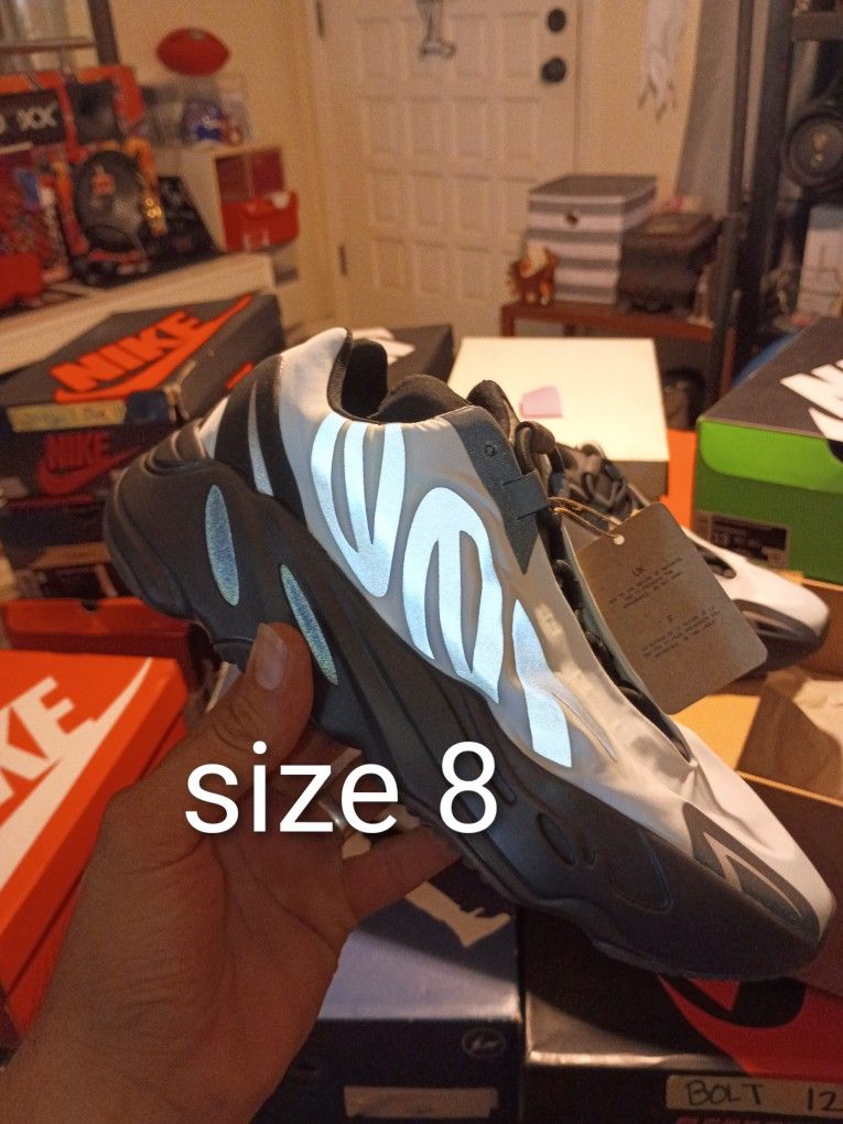 Yeezy Boost 700 Geode 