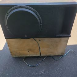 UNA BOCINA Y AMPLIFIER 