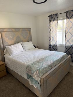 Queen size bedroom set