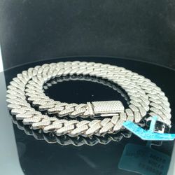 925 Silver With Moissanite Diamond