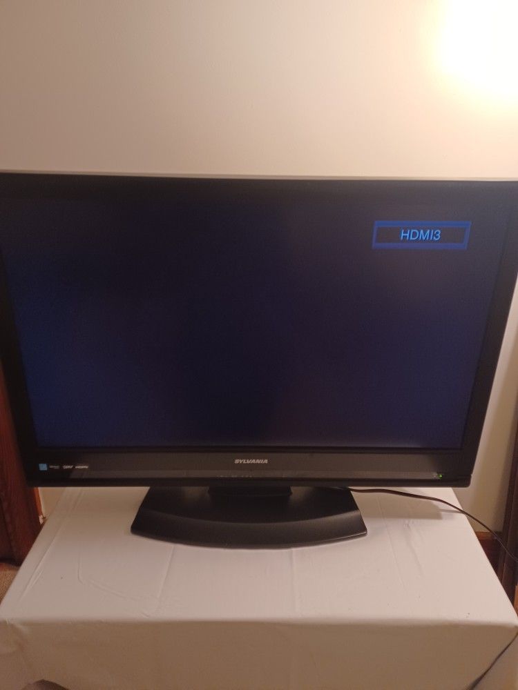 32' Sylvania TV LC320SLX
