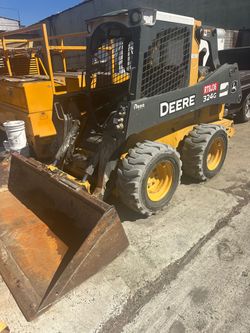 2018 John Deere 324g skid steer