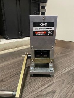 Wire stripping machine