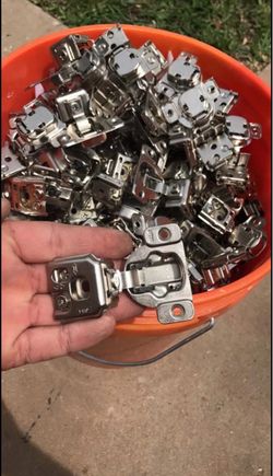Cabinet hinges