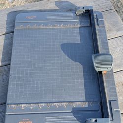 Fiskars Rotary Paper Cutter 12" Trimmer with Grid Model D(contact info removed) Made in USA