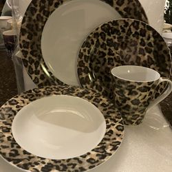 Leopard Print Dish Set 
