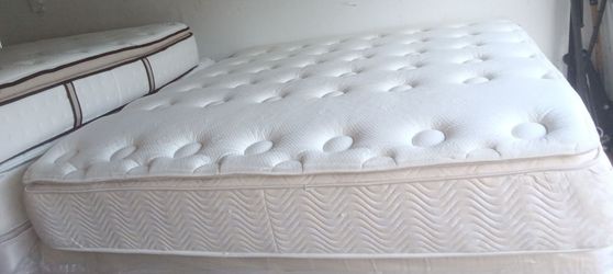 King Size Mattress (Colchón King Size)