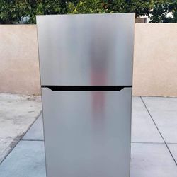 Insignia Refrigerator Stainless Steel 21cu Ft 33x31x66👍👌3 MONTHS WARRANTY 