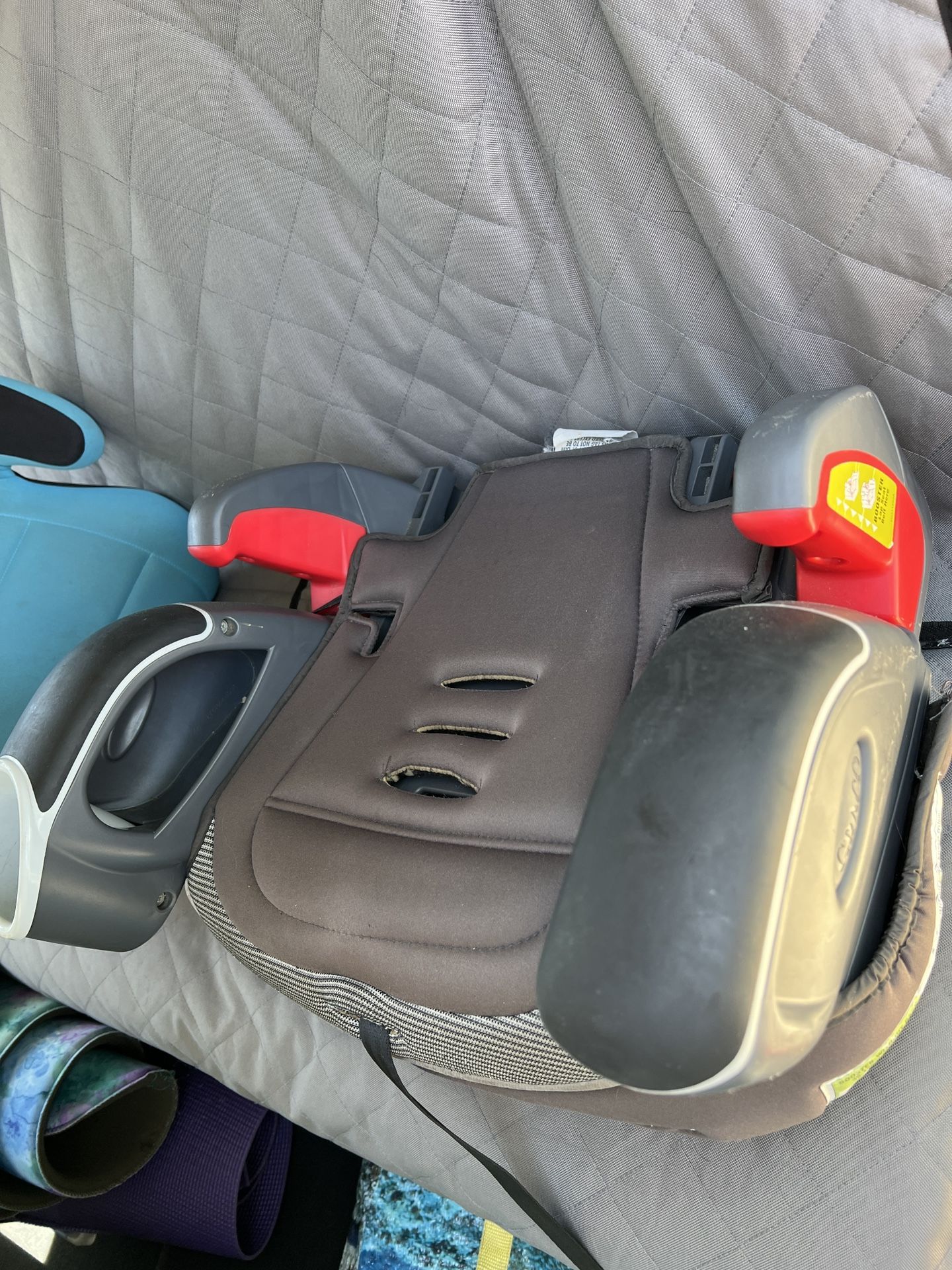 2 GRACO CAR SEATS - Both For Only $ 40