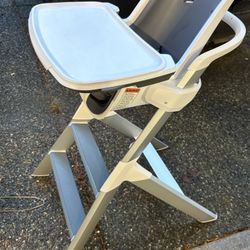 4 Moms Connect Magnetic High Chair