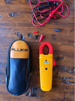 Fluke 323 True-RMS Clamp Meter With Case and Leads
