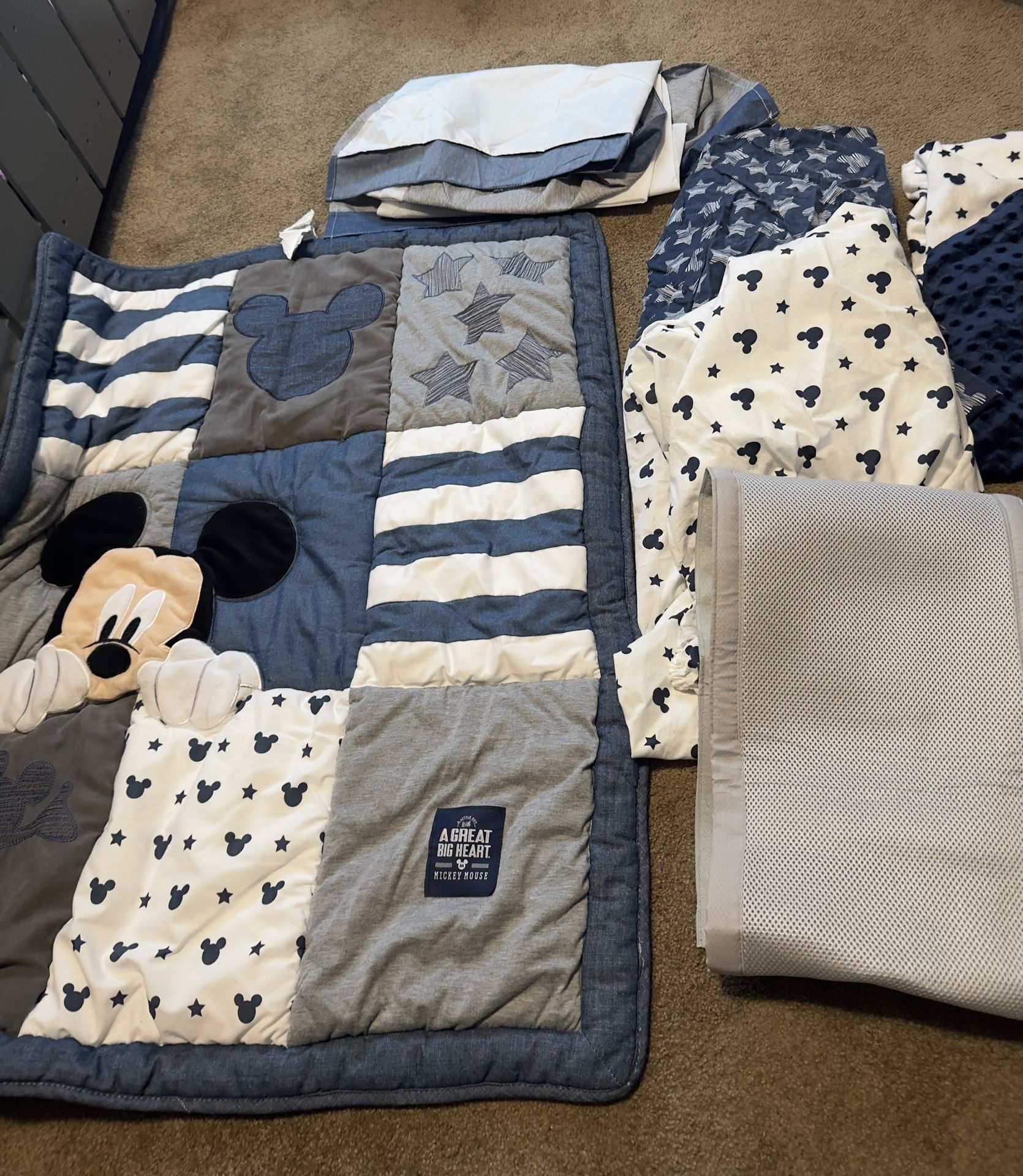 Cute Mickey Baby Crib Set