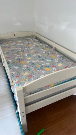 Twin Bed frame with 2xmattress