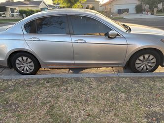 Honda Accord de 4 cilindro  4-Door Sedan