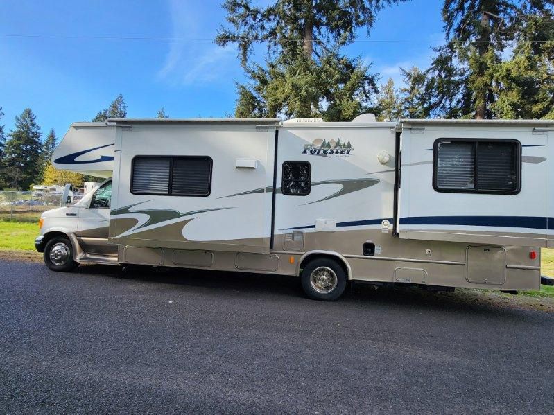 2008 28ft Forest River Class C Motorhome