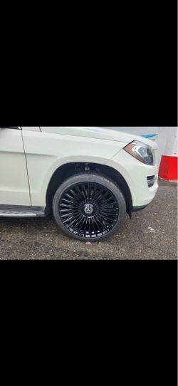 Mercedes 22” new blk monsory Style new rims new tires set