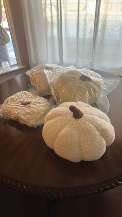 Pumpkin pillows set of 4