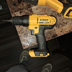 Dewalt Cordless 1/2 13mm Drill Driver  With Battery And Charger