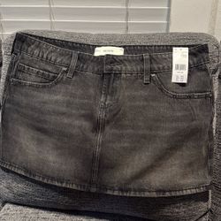 Hollister Gray/light Black Skirt Size 14