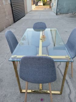 COMEDOR DE CUATRO ASIENTOS