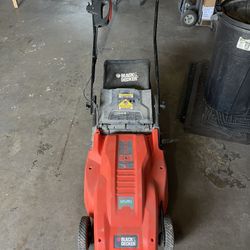 Electric lawnmower. Black and decker.