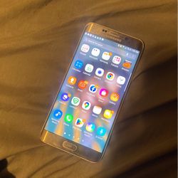 Gold Samsung Galaxy S6 Edge+