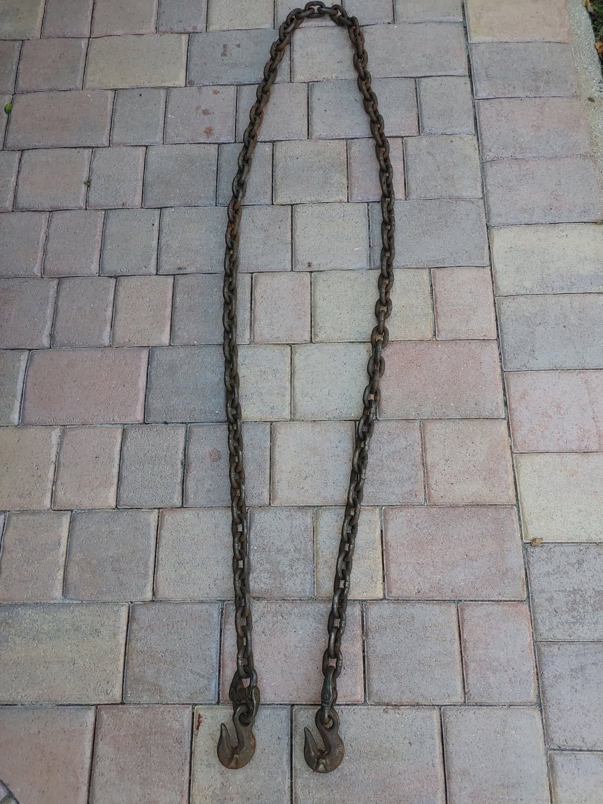 Preowned metal tow chain 10 feet long