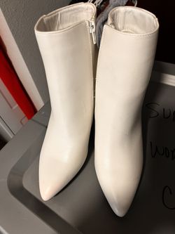 Cute Like New White Boots