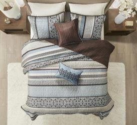 New Queen Size 5 Piece Madison Park Quilt Set Luxurious Jacquard Stripes Design Coverlet Bedspread