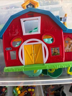 Mickey Mouse Clubhouse Barnyard Fun Barn, Tested see video ( Barn only as shown)