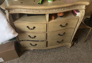 Dresser