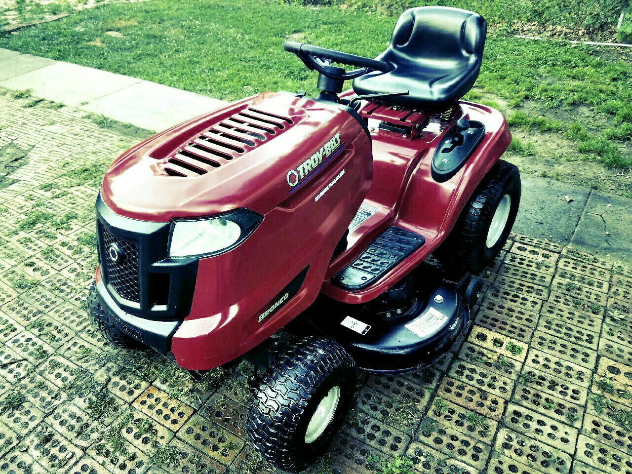 Riding Lawnmower Like New