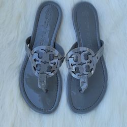 TORY BURCH Originales, Size 8.