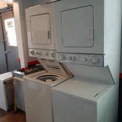 Kenmore Washer And Electric Dryer Unit Stackable Excellent Condition 24"