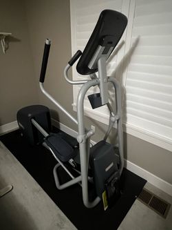 Precor EFX 225 Energy Series Elliptical – Excellent Condition