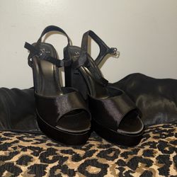 AUTH Halston Heals Brand New